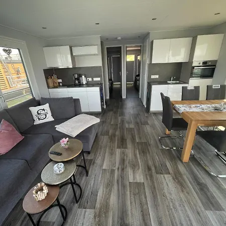 Botel Hausboote Am Baerwalder Traumhaus-mieten Klitten