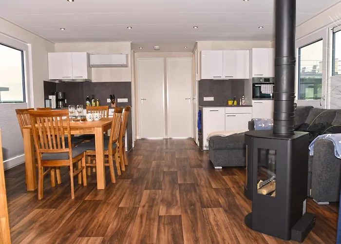 Hausboote Am Baerwalder Traumhaus-mieten Botel