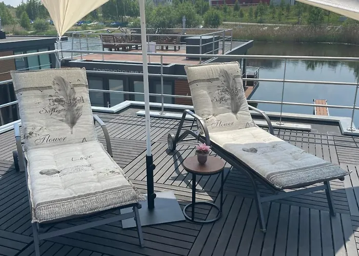 Bateau-hôtel Hausboote Am Baerwalder Traumhaus-mieten